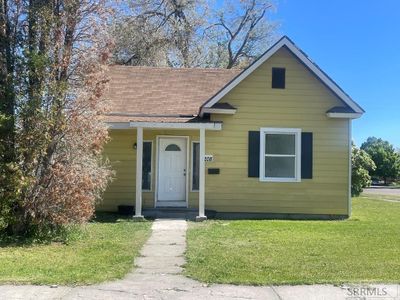 208 E Locust, House other with 3 bedrooms, 1 bathrooms and null parking in Shelley ID | Image 2