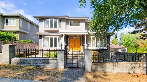5949 Sunset Street, House other with 7 bedrooms, 6 bathrooms and 6 parking in Burnaby BC | Card Image