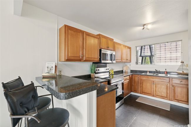 APT-65 - 92-956 Makakilo Dr, Condo with 4 bedrooms, 2 bathrooms and 2 parking in Kapolei HI | Image 4