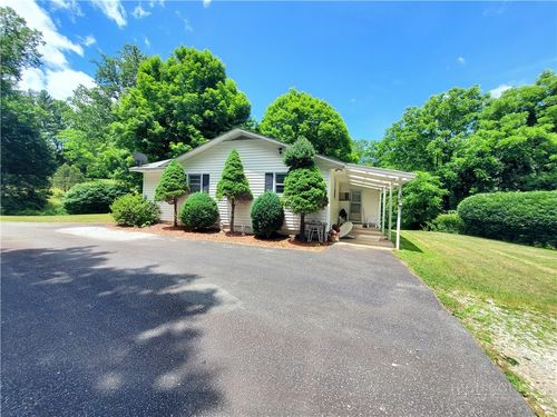 886 Hanging Rock Rd, Spruce Pine, NC, 28777-8314 | Card Image