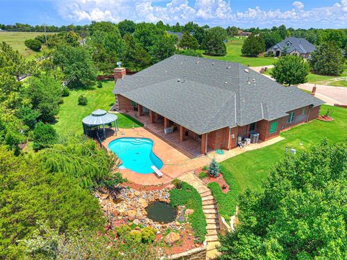 20611 Deer Springs Circle, Edmond, OK, 73012 | Card Image