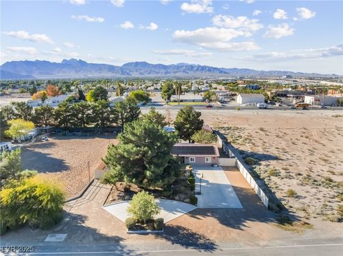 6109 Starlight Dr, Las Vegas, NV, 89130-1049 | Card Image