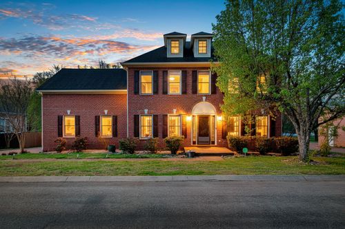 132 Sequoyah Ln, Nashville, TN, 37221-4041 | Card Image