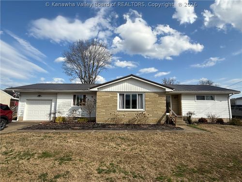 2808 Meadowbrook Dr, Point Pleasant, WV, 25550-2132 | Card Image