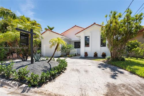 0-8951 Byron Ave, Surfside, FL, 33154-3436 | Card Image