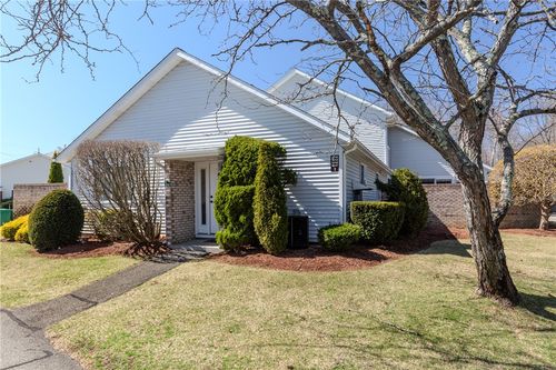 1011 Williamsburg Cir, Warwick, RI, 02886-1744 | Card Image