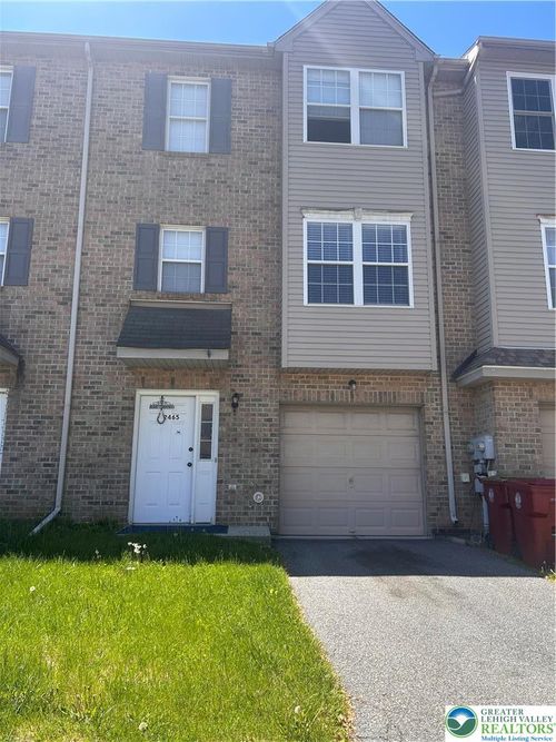 2465 Gillian Ln, Forks Twp, PA, 18040-5821 | Card Image