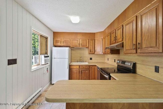 Kitchen | Image 10