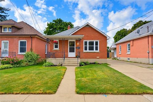 52 Burwell St, Brantford, ON, N3T4T7 | Card Image