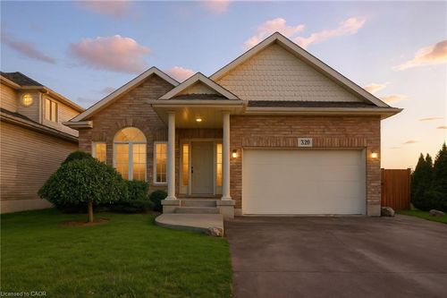320 Winterberry Blvd, Thorold, ON, L2V5E6 | Card Image