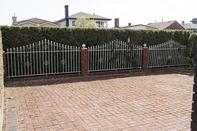Gate featuring a fenced front yard | Image 30