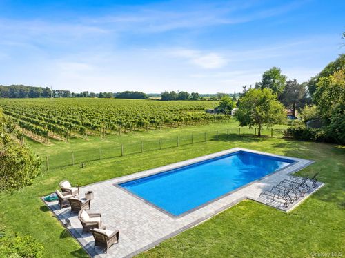 2600 Oregon Rd, Mattituck, NY, 11952-1709 | Card Image