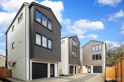 7120 44th Ave S, Seattle, WA, 98118-3810 | Card Image