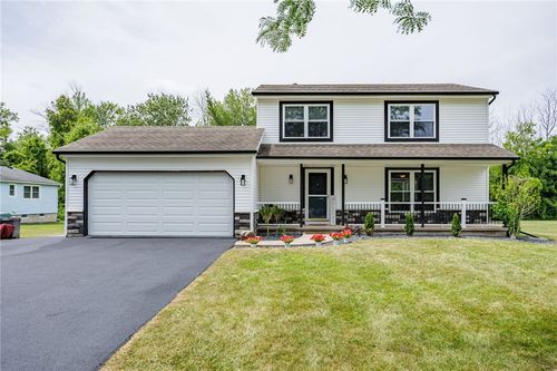 42 Newcomb Dr, Hilton, NY, 14468-1082 | Card Image