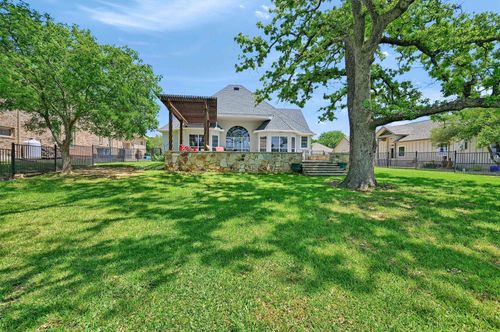 615 Kiowa Dr W, Gainesville, TX, 76240-9595 | Card Image