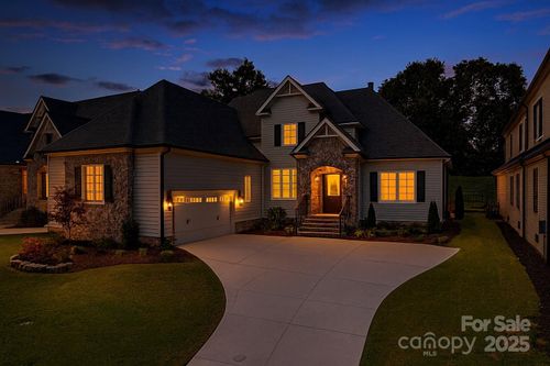 202 Chestnut Pond Ln, Simpsonville, SC, 29681-8183 | Card Image