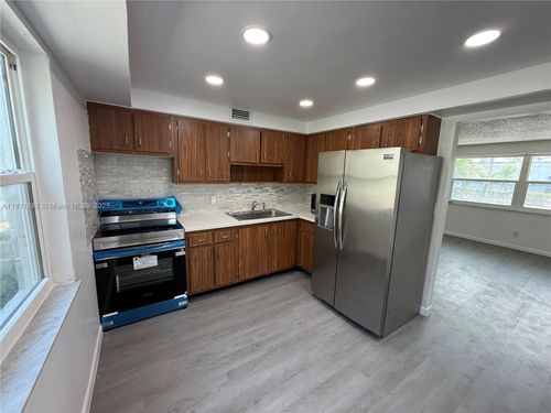 apt-103-23 Se 12th St, Dania Beach, FL, 33004-4370 | Card Image