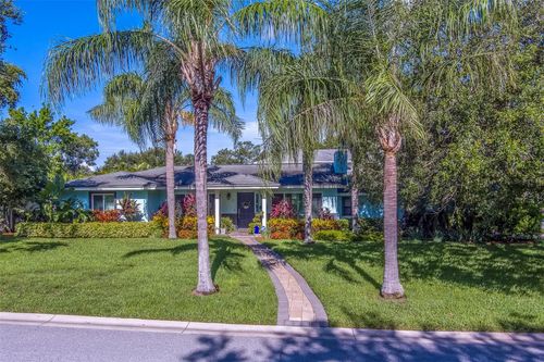 2 Evonaire Cir, Belleair, FL, 33756-1603 | Card Image