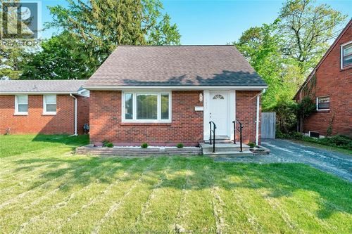 6633 Wyandotte St E, Windsor, ON, N8S1P5 | Card Image