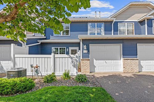 422 Hickory Ln N, Oakdale, MN, 55128-7037 | Card Image