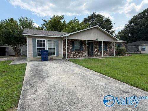 1114 Terry Cir, Albertville, AL, 35951-3316 | Card Image