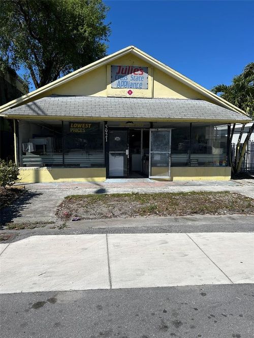 5921 W Hallandale Beach Blvd, WEST PARK, FL, 33023-5245 | Card Image