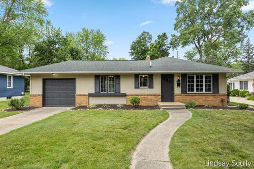 160 Boltwood Dr Ne, Grand Rapids, MI, 49505-3520 | Card Image