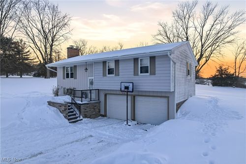 1881 Cliff Dr, Salem, OH, 44460-4115 | Card Image