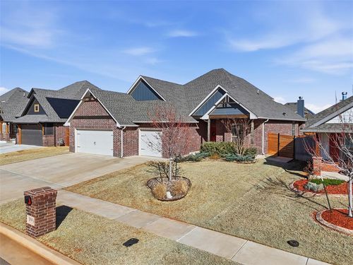 3304 Grasshopper Way, Yukon, OK, 73099-0460 | Card Image