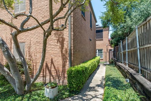 17365 Remington Park Cir, Dallas, TX, 75252-5358 | Card Image