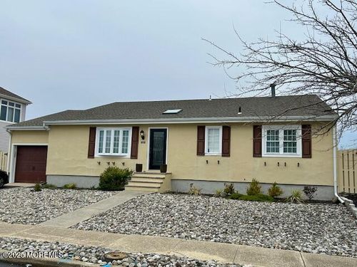 318 Aldo Dr, Toms River, NJ, 08753-2434 | Card Image