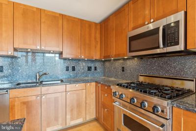 936 - 2425 L Street Nw, Condo with 2 bedrooms, 2 bathrooms and null parking in WASHINGTON DC | Image 3