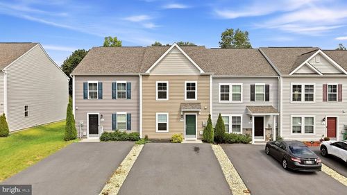 79 Loblolly Dr, BUNKER HILL, WV, 25413-2203 | Card Image