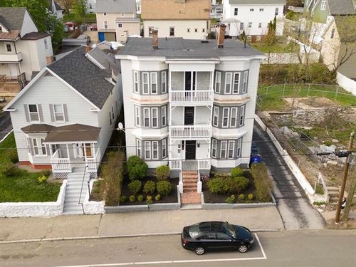 470 Spruce St, Manchester, NH, 03103-3899 | Card Image