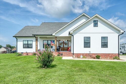 351 Pistole Rd, Sparta, TN, 38583-5216 | Card Image