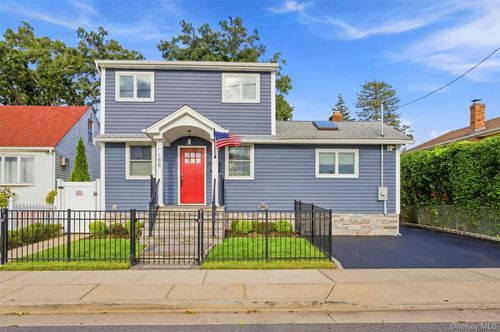 188 S Strong Ave, Lindenhurst, NY, 11757-4421 | Card Image