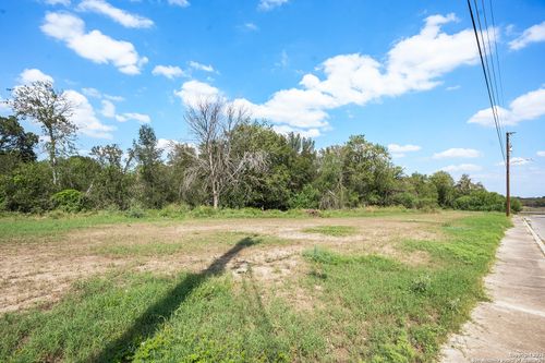 323 Bundy, San Antonio, TX, 78220-2301 | Card Image