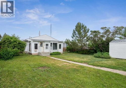 219 2 Ave S, Champion, AB, T0L0R0 | Card Image