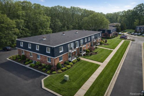 102-40275 Plymouth Road, Plymouth Charter Township, MI, 48170 | Card Image