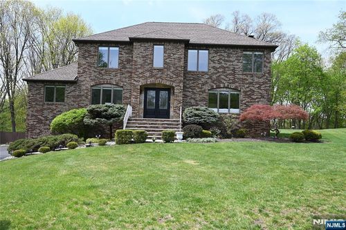 43 Lisa Ct, North Haledon, NJ, 07508-2454 | Card Image