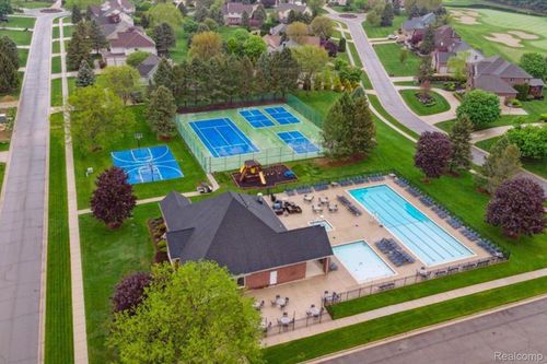 274 Carnoustie, Highland, MI, 48357-4752 | Card Image