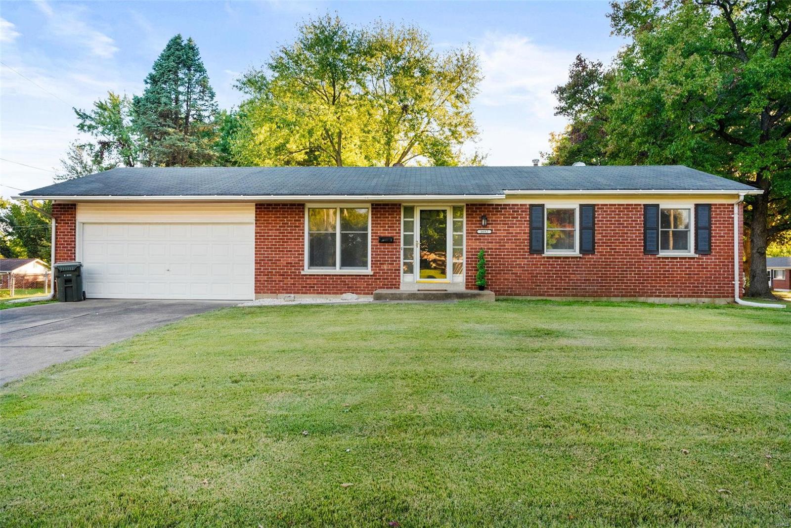 1682 Oliveto Lane, For Sale in Hazelwood Zoocasa