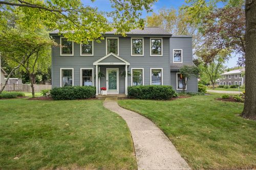 545 Blackhawk Dr, Batavia, IL, 60510-1126 | Card Image
