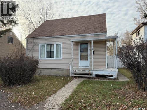1178 Chestnut Ave, Moose Jaw, SK, S6H1B1 | Card Image