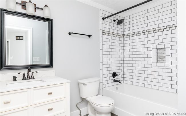 715 Valley View Trce, Home with 4 bedrooms, 3 bathrooms and null parking in New Albany IN | Image 31