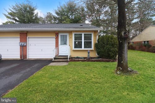 11 Quaker Ln, WHITING, NJ, 08759-1798 | Card Image