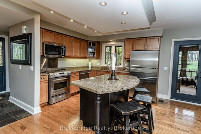CARLING-5-W3 - 3876 Muskoka Road 118 Road W, Condo with 3 bedrooms, 3 bathrooms and null parking in Muskoka Lakes ON | Image 12