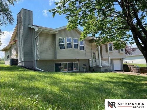 9500 Dawn Dr, Plattsmouth, NE, 68048-4284 | Card Image