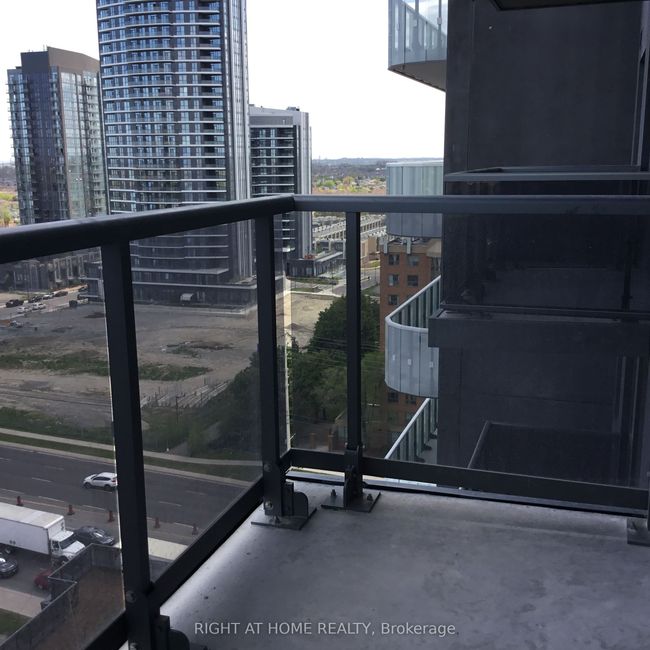 1519 - 8 Nahani Way, Condo with 2 bedrooms, 2 bathrooms and null parking in Mississauga ON | Image 10