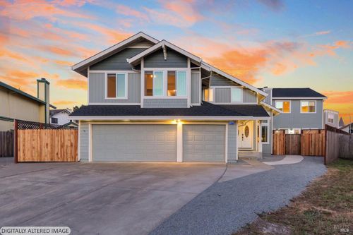 7200 Roxanne Ln, Rohnert Park, CA, 94928-2958 | Card Image